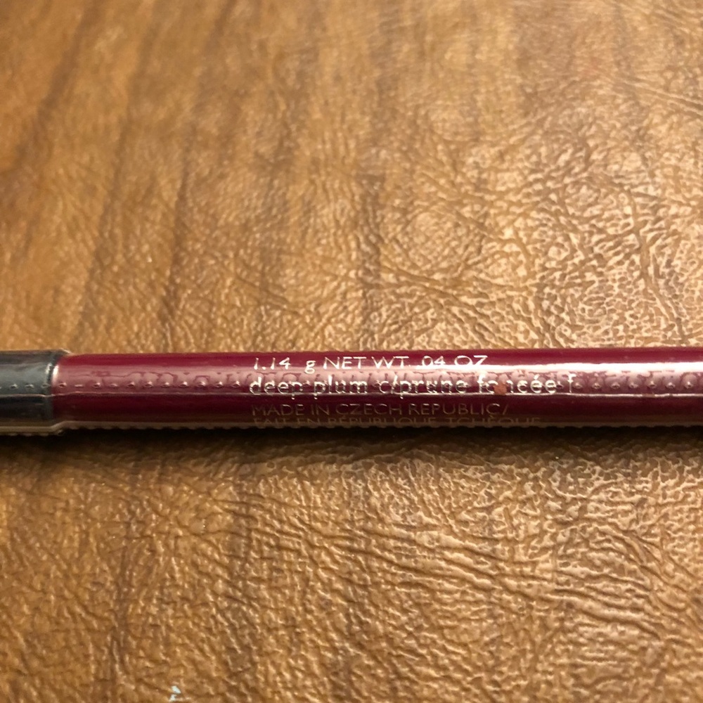 Avon Ultra Luxury Liner